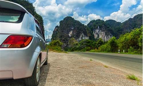 汽车停在那里第二天有汽油味道正常吗_汽车